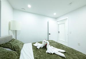 Modern Mountain View Villa 333
