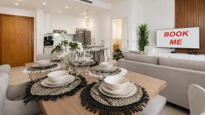Free housekeeping visits during your stay - StayShort - Restful 1-Bedroom Apartment at Al Andalus in Jumeirah Golf Estates
