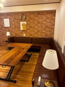 Bridge Stay Tengachaya - Hotel Quality, Direct to Kansai Airport , 6-min Walk from Midosuji , Sakaisuji Lines , Sleeps 11 Guests