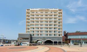Mud Beach Hotel