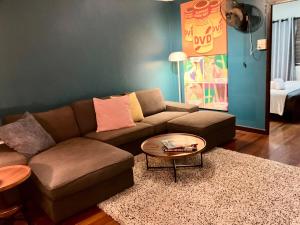 2 Bedroom Local house for 4 guests - pet friendly