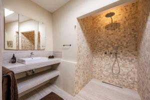 New 4BR Villa Peaceful Garden and Rooftop