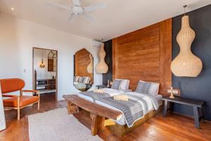 Lovely 4BR Villa Rooftop Sunset - Seminyak