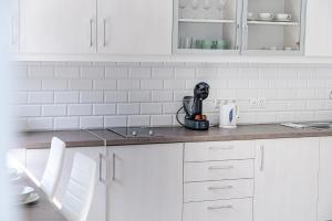 Cozy Stay at Margaret Blvd Prime Buda Location with AC