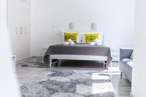 Cozy Stay at Margaret Blvd Prime Buda Location with AC