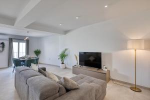 New & Modern 2BR Apartment in Żabbar by SF Homes