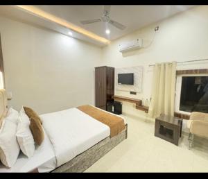 Triveni international Varanasi