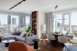 3-Bedroom Unique Sky Panorama Apartment