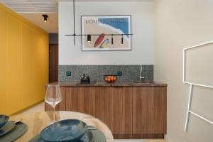 Stylish Studio with Pool and Viewing Terrace in Hanza Tower by Noclegi Renters