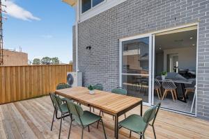 6L0 Abnb-Style Modern 5BR With Secure Parking, Near to Ed Square