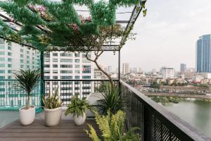 Hanoi Lux Lakeside Hotel and Apartment
