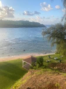 Relax Unwind Private Beachfront Escape with Stunning Views, Amazing Location
