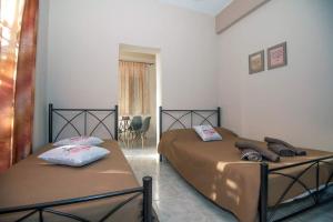 Seaside Plitra Paradiso - Steps from the Beach