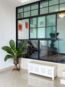 RiverFront 2 2BR 8 Pax 9 Mins to Lee Garden Free Netflix