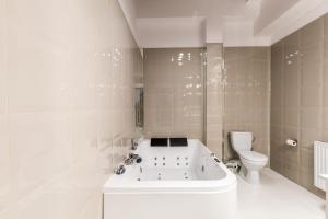 Gold and Silver Apartment - Manu SPA Lofts