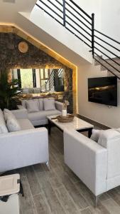 Stone chalet 2