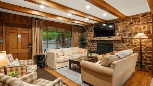 The Horseshoe Hideaway by AvantStay