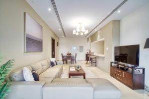 Spacious & Versatile 2BR Elite Downtown Residence