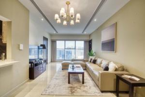 Spacious & Versatile 2BR Elite Downtown Residence