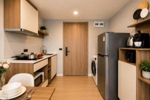 Modern Condo Coworking, Pool and Gym Access near Boat Avenue - Space 404