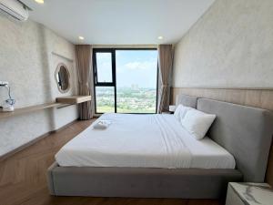 Saigon River Poem Apartment