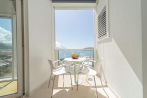 Amazing views luxury apartments in hotel Tre canne with free garage parking