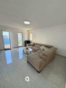 FERIENHAUS in Dobra Voda !! Pool & Dachterrasse