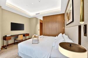 Stylish 1 Bed in Address 305