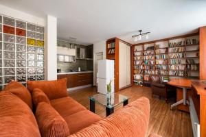Bednarska Royal Route Apartment by BookingHost
