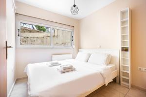 Chic Athens Stay Near Everything