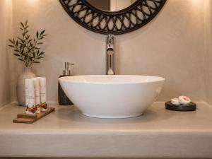 Aenia Suites