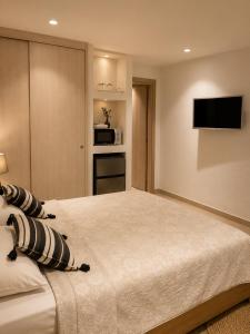 Aenia Suites