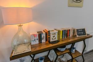High End Central Location 2 Bedroom