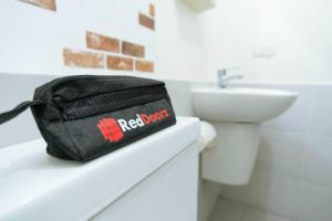 RedDoorz @ Jalan Arifin Ahmad Pekanbaru