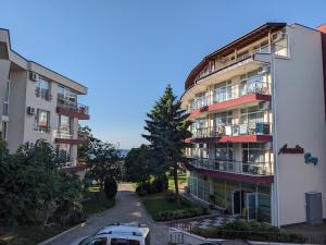 White Sands Beachfront Getaway in Aurelia - Sea View & Direct Beach Access