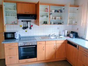 Ganze Wohnung mit Balkon, bis 5 Personen rund 90 qm