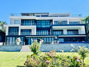 H & H Boutique & SPA