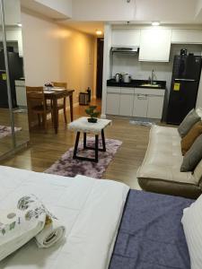 Zoey Staycation Suites