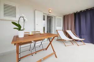 Little room with outdor patio