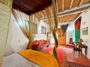 VILLA Oasis Nature Maison du peintre Ali Menouar