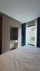 208s tara-JRE Jabal Al Lweibdeh with stunning view