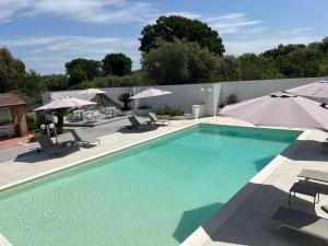 Castellinaria Holiday Rooms with Pool & Apartment with Private Jacuzzi