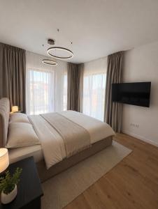 Elegant minimalist stay