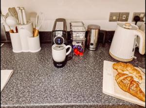 Spacious Apartment- The Shard- Central Location