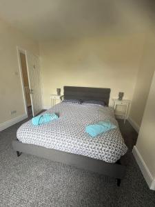 Cosy 3 Bed house with garden 5 min walk from Doncaster Racecourse