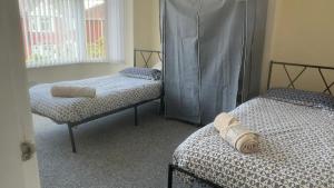 Cosy 3 Bed house with garden 5 min walk from Doncaster Racecourse