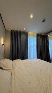 213 tara-JRE Jabal Al Lweibdeh with stunning view