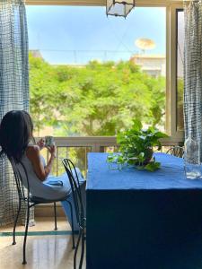 Bright 2BR Blue Apt Maadi Cairo Fast WIFI - Walkable