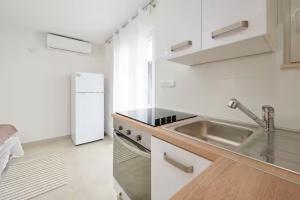 Little room with outdor patio