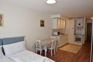 Emerald Studio Apartment